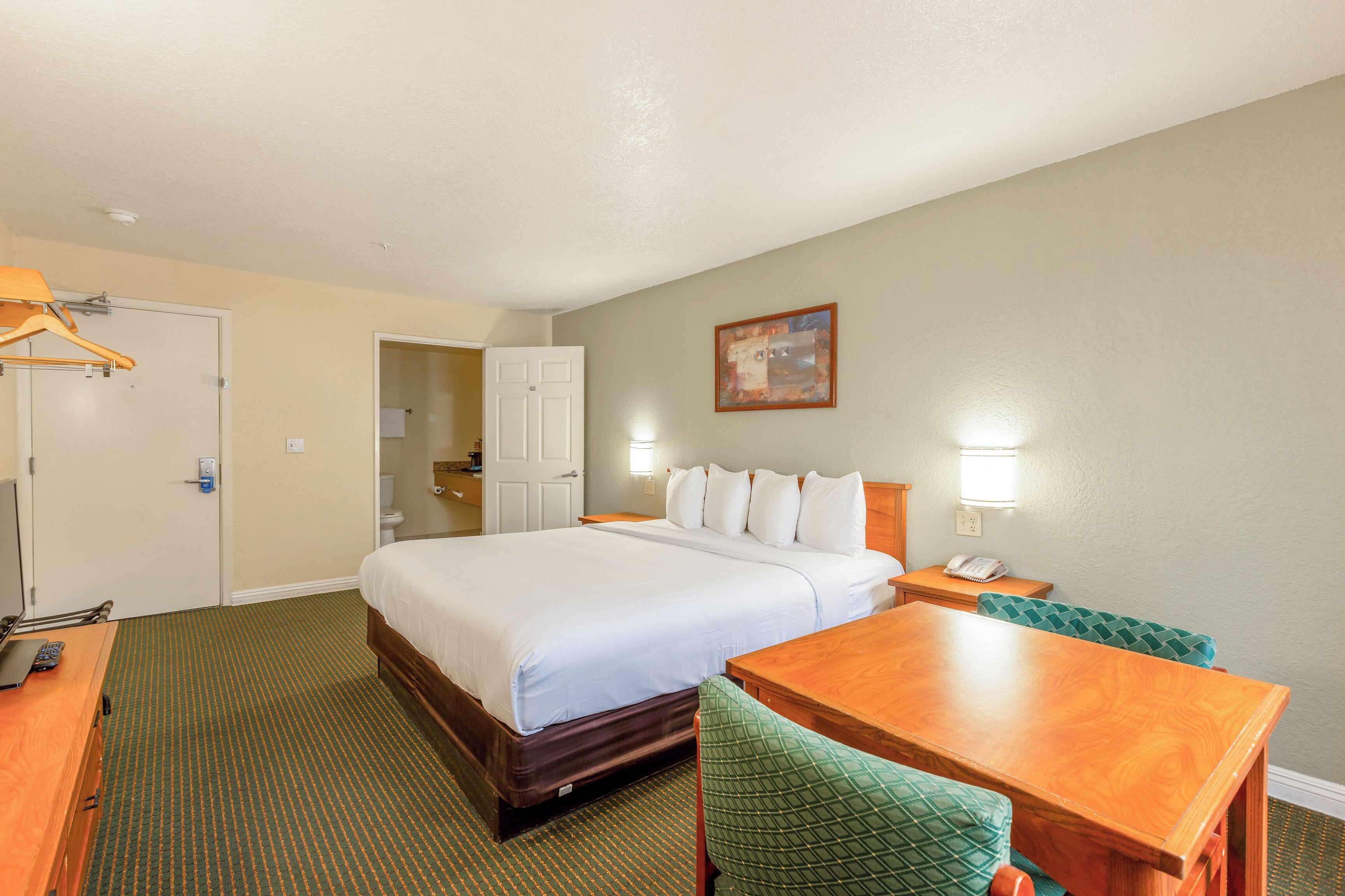 In-room safe, desk, iron/ironing board, free WiFi