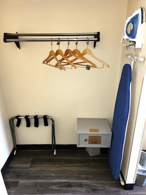 Standard Room, 2 Double Beds, Non Smoking | Wardrobe