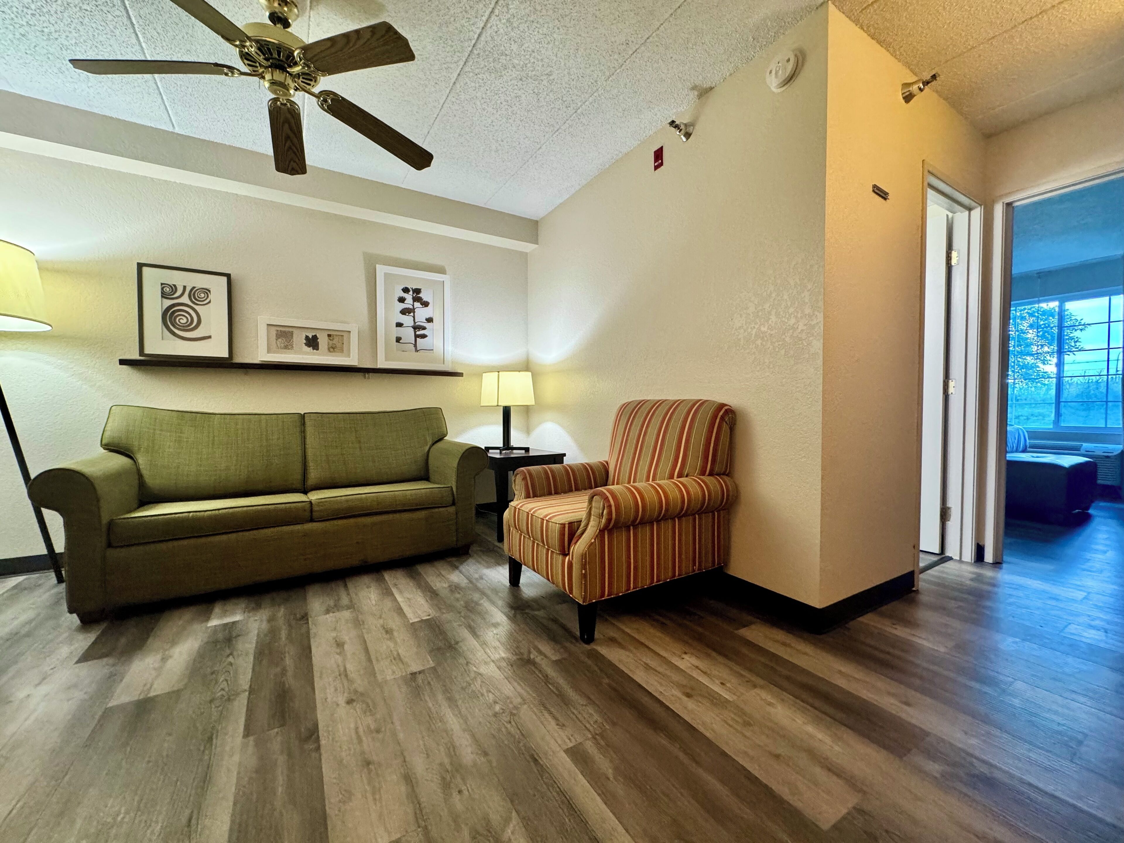 Schreibtisch, kostenloses WLAN, Bettwäsche