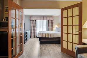 Suite, 1 Bedroom, Non Smoking | Hypo-allergenic bedding, down comforters, pillowtop beds, in-room safe