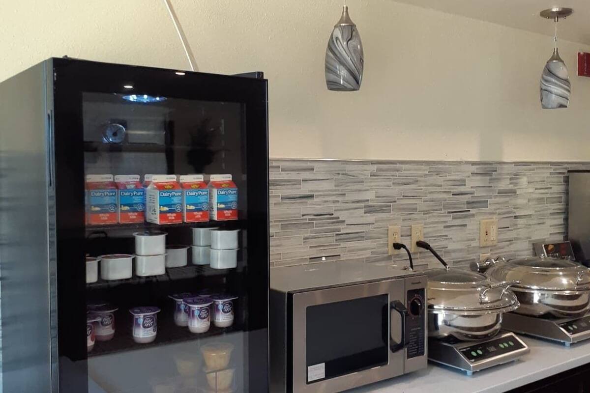 free daily full breakfast