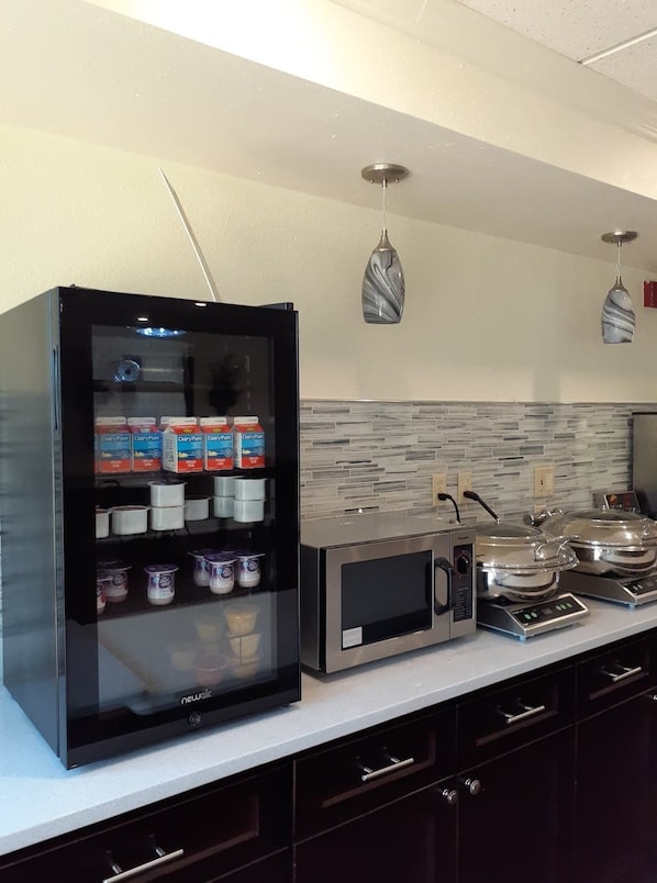 Free daily full breakfast 