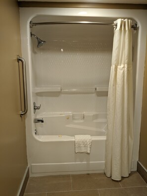 バスルームのシャワー