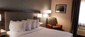 Country Inn & Suites by Radisson, Auburn, IN