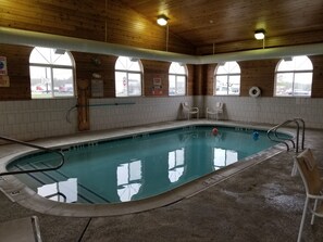 Indoor pool, pool loungers