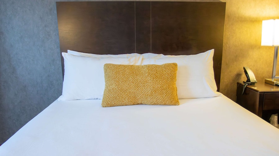 Country Inn & Suites by Radisson, Garden City, KS
