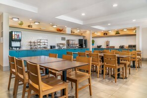 รวมอาหารเช้าแบบบุฟเฟ่ต์ ทุกวัน