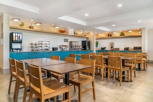 Desayuno buffet incluido todos los días 