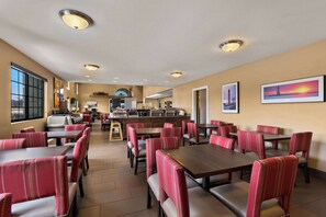 Free daily on-the-go breakfast - Comfort Inn & Suites Ludington near US-10 (Ludington)