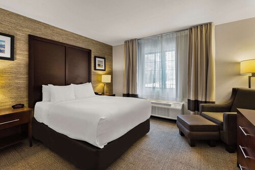 Comfort Inn & Suites Ludington near US-10