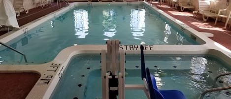 Indoor spa tub