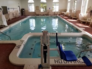 Indoor spa tub