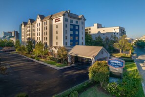 Exterior - Hampton Inn & Suites Nashville-Vanderbilt-Elliston Place (Nashville)