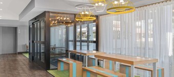 Spark by Hilton Bakersfield Central