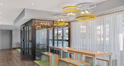 Spark by Hilton Bakersfield Central