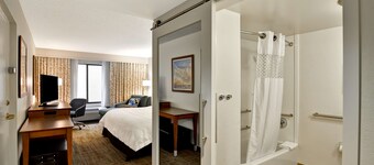 波卡拉顿希尔顿欢朋酒店