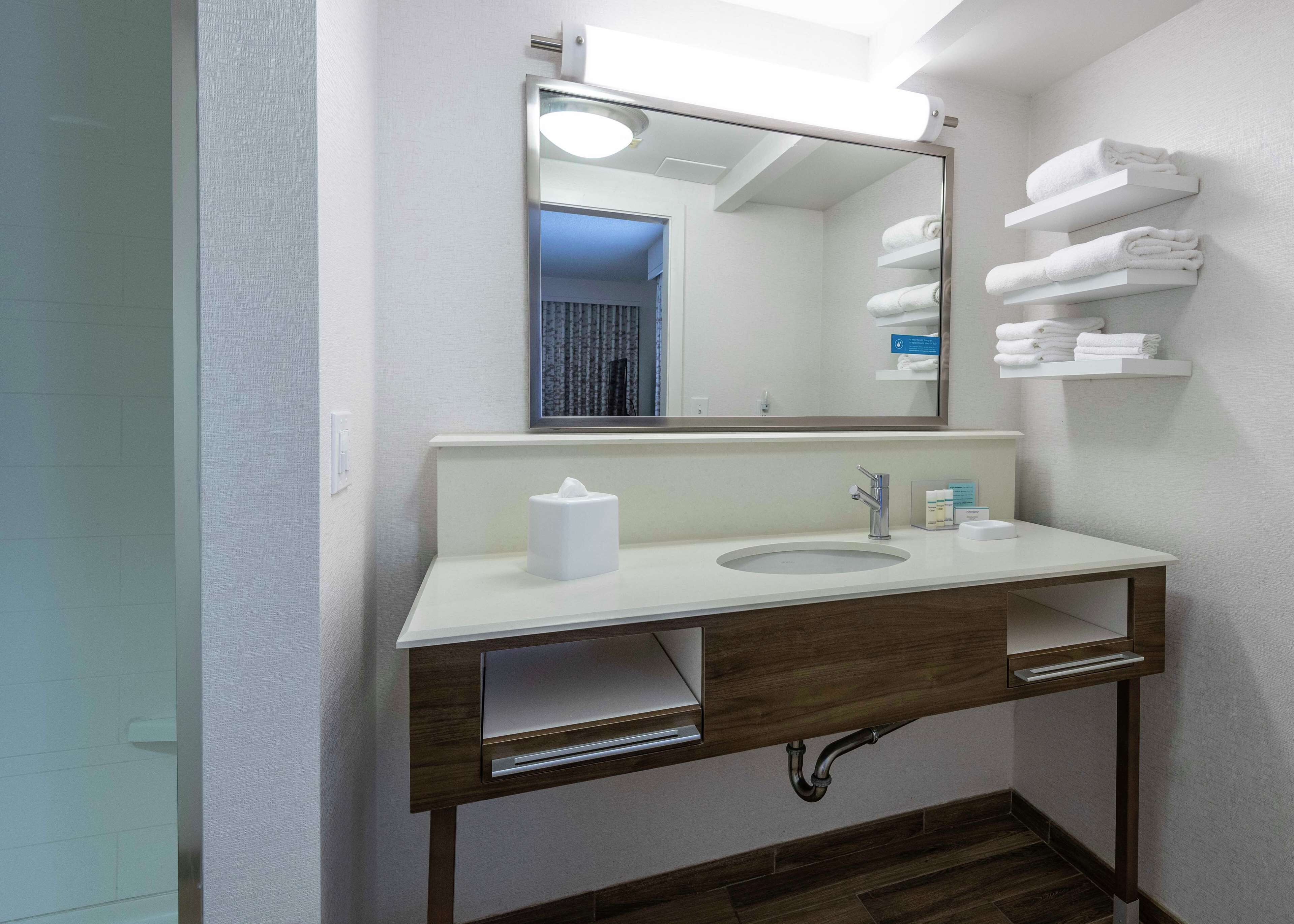 combined shower/bathtub, free toiletries, hair dryer, towels