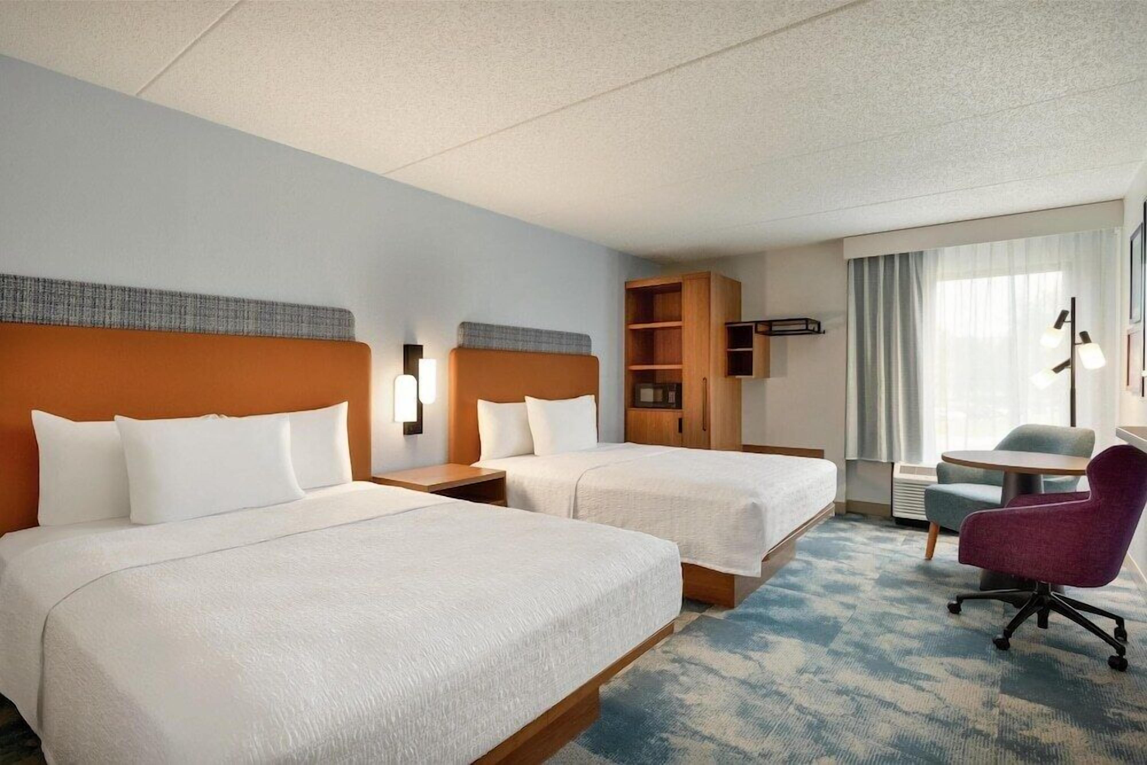 Premium bedding, in-room safe, iron/ironing board