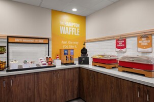 Café da manhã com buffet grátis todos os dias