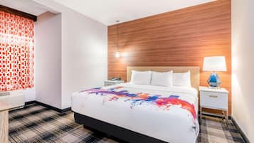 Premium bedding, desk, iron/ironing board, free cribs/infant beds