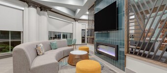 La Quinta Inn & Suites by Wyndham Sherman