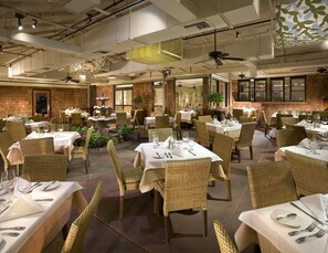 Restaurant - Hyatt Vacation Club at The Welk, San Diego Area (Escondido)