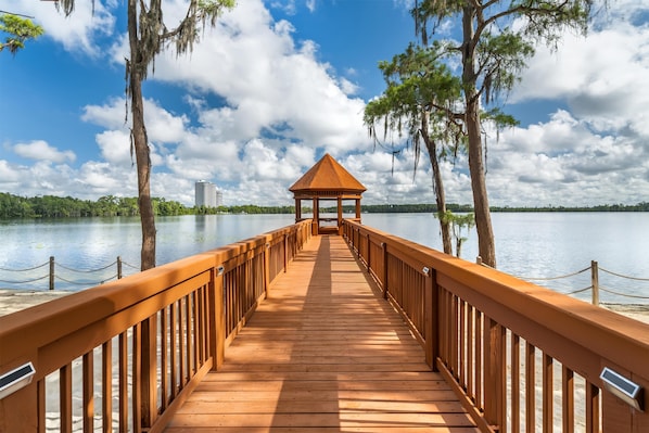 Exterior - Hilton Vacation Club Grand Beach Orlando (Orlando)