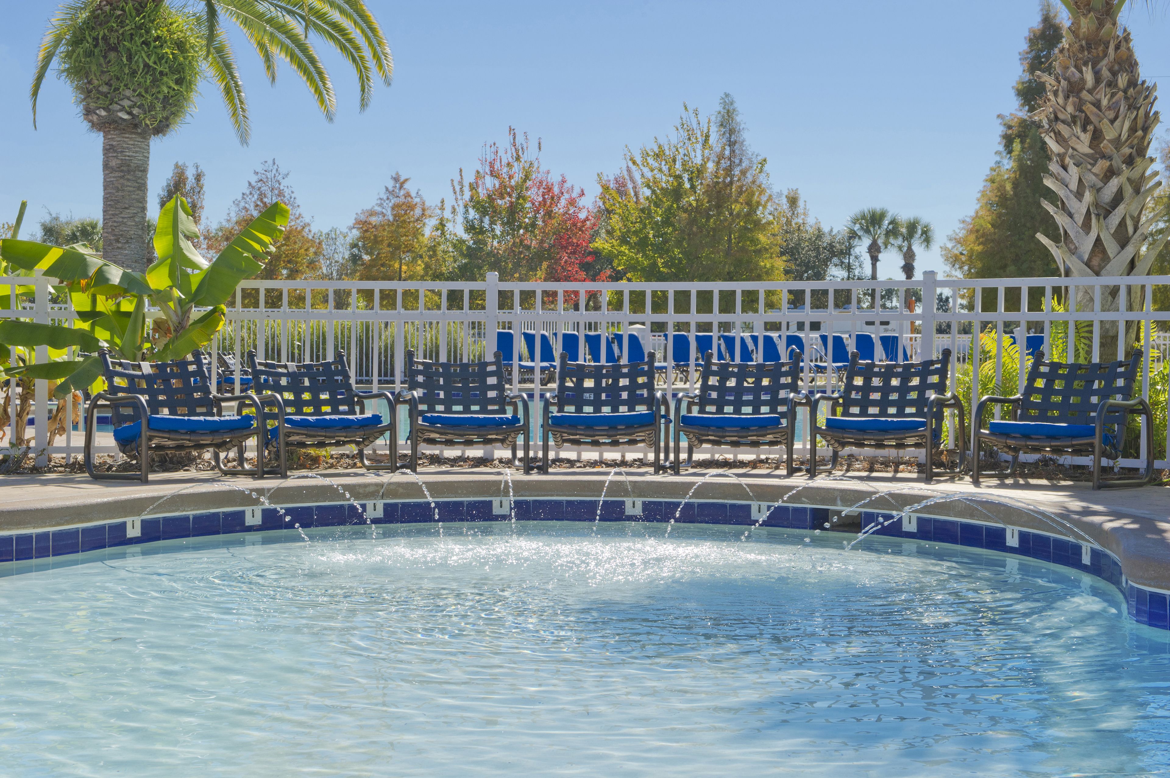 2 outdoor pools