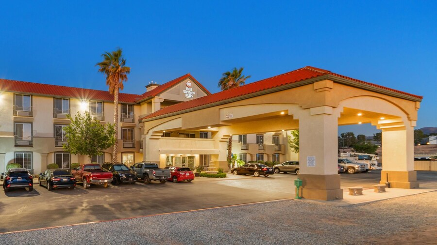 Best Western Plus John Jay Inn & Suites