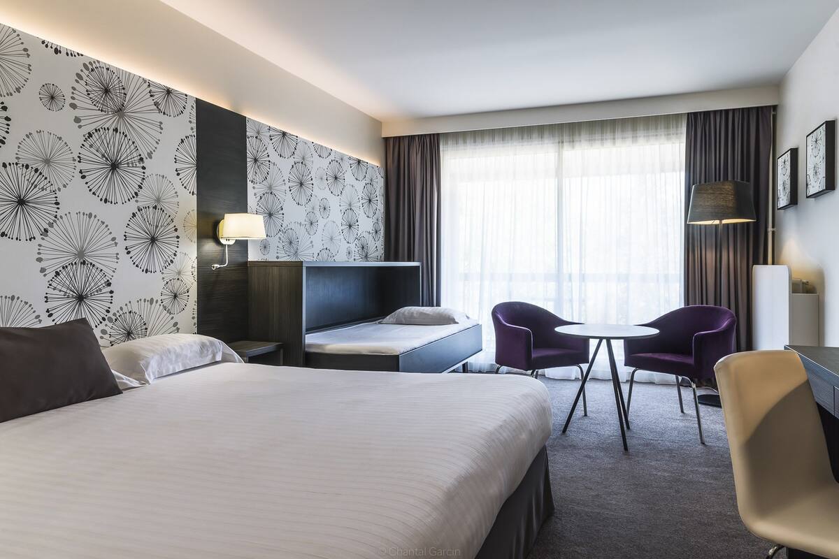 1 bedroom, in-room safe, desk, blackout curtains