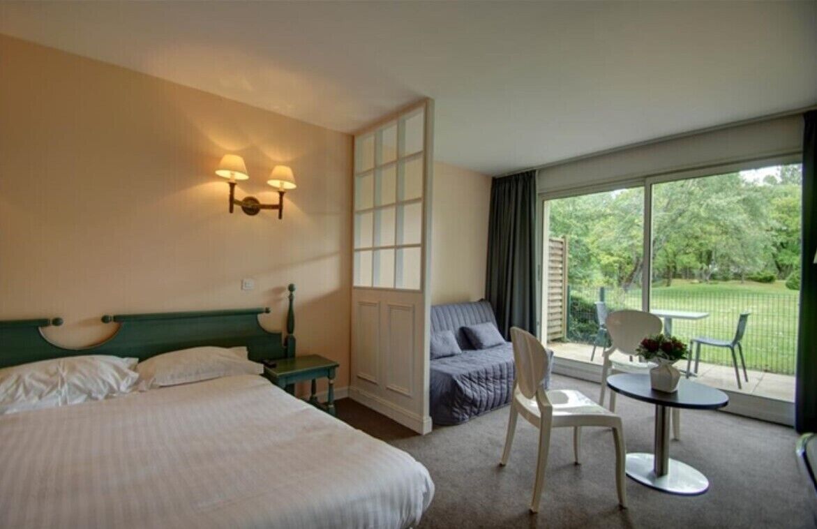 1 bedroom, in-room safe, desk, blackout drapes