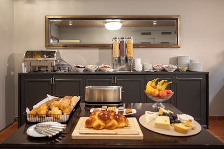 Alimentos y bebidas. Hotel Schlössli Garni - Free Parking