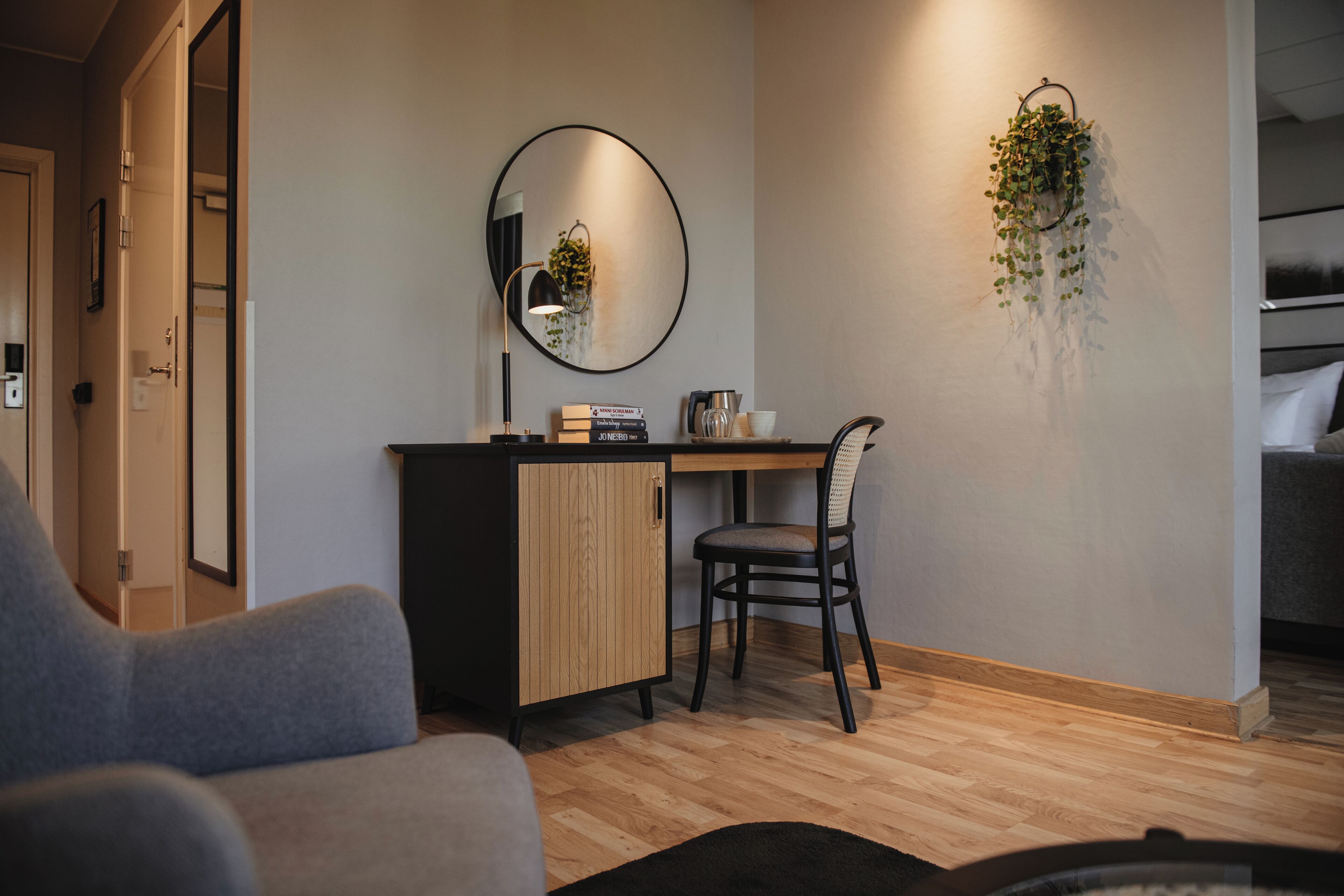 Deluxe dubbelrum - 1 dubbelsäng med bäddsoffa | Skrivbord, barnsängar och sängkläder