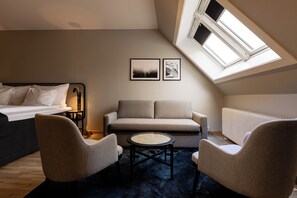 Deluxe Double Room, 1 Double Bed with Sofa bed | 1 bedroom, desk, cribs/infant beds, bed sheets