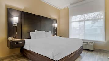 Suite, 1 King Bed with Sofa bed, Non Smoking (Upgrade)