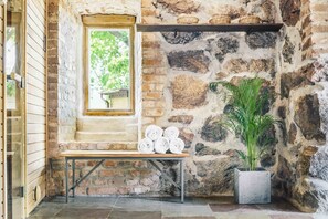 Massages - Hotel J, Stockholm, a Member of Design Hotels (Nacka)