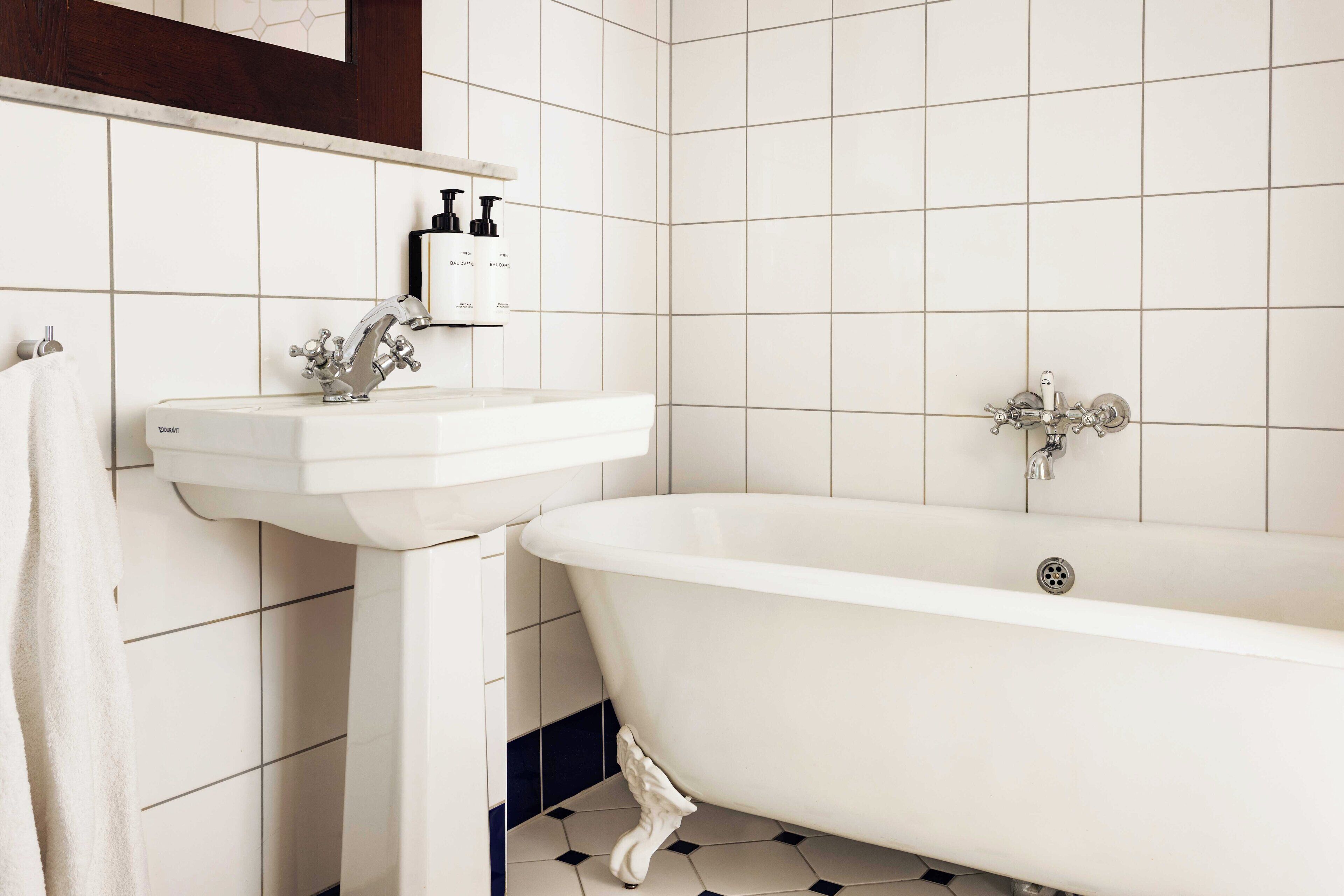 hypo-allergenic bedding, in-room safe, desk, laptop workspace