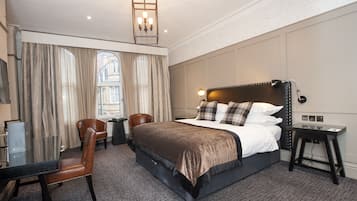 Deluxe Room, 1 Double Bed | Premium bedding, in-room safe, desk, iron/ironing board