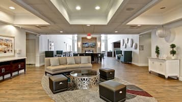 Lobby lounge