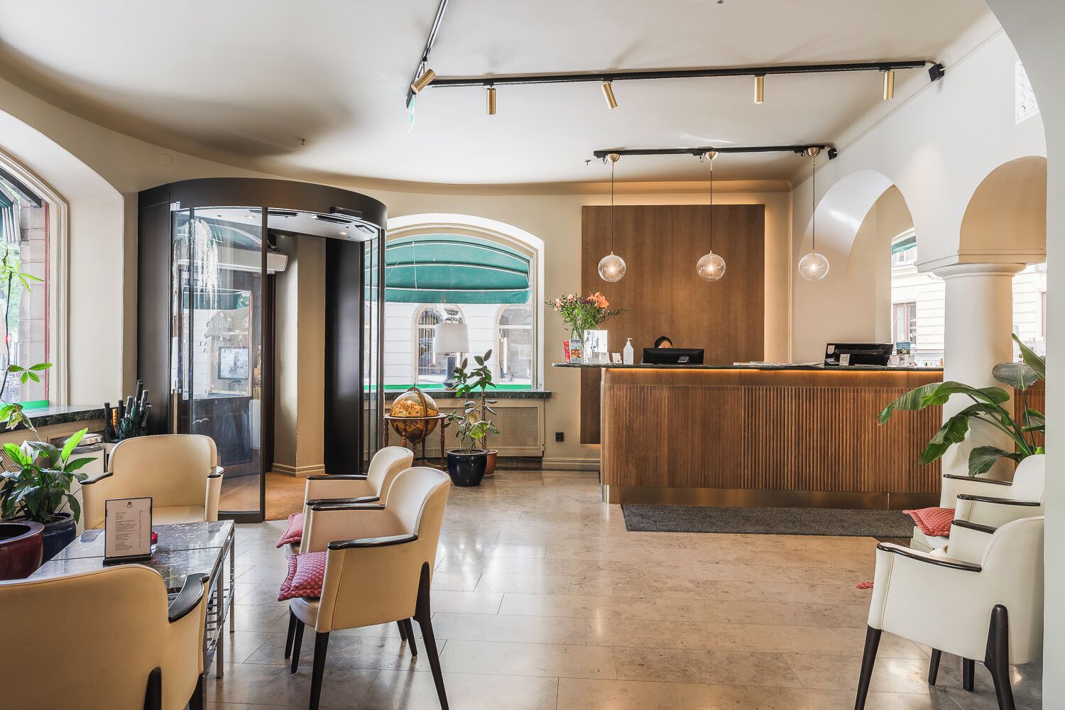 Photo - Crystal Plaza Hotel