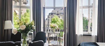 Crystal Plaza Hotel