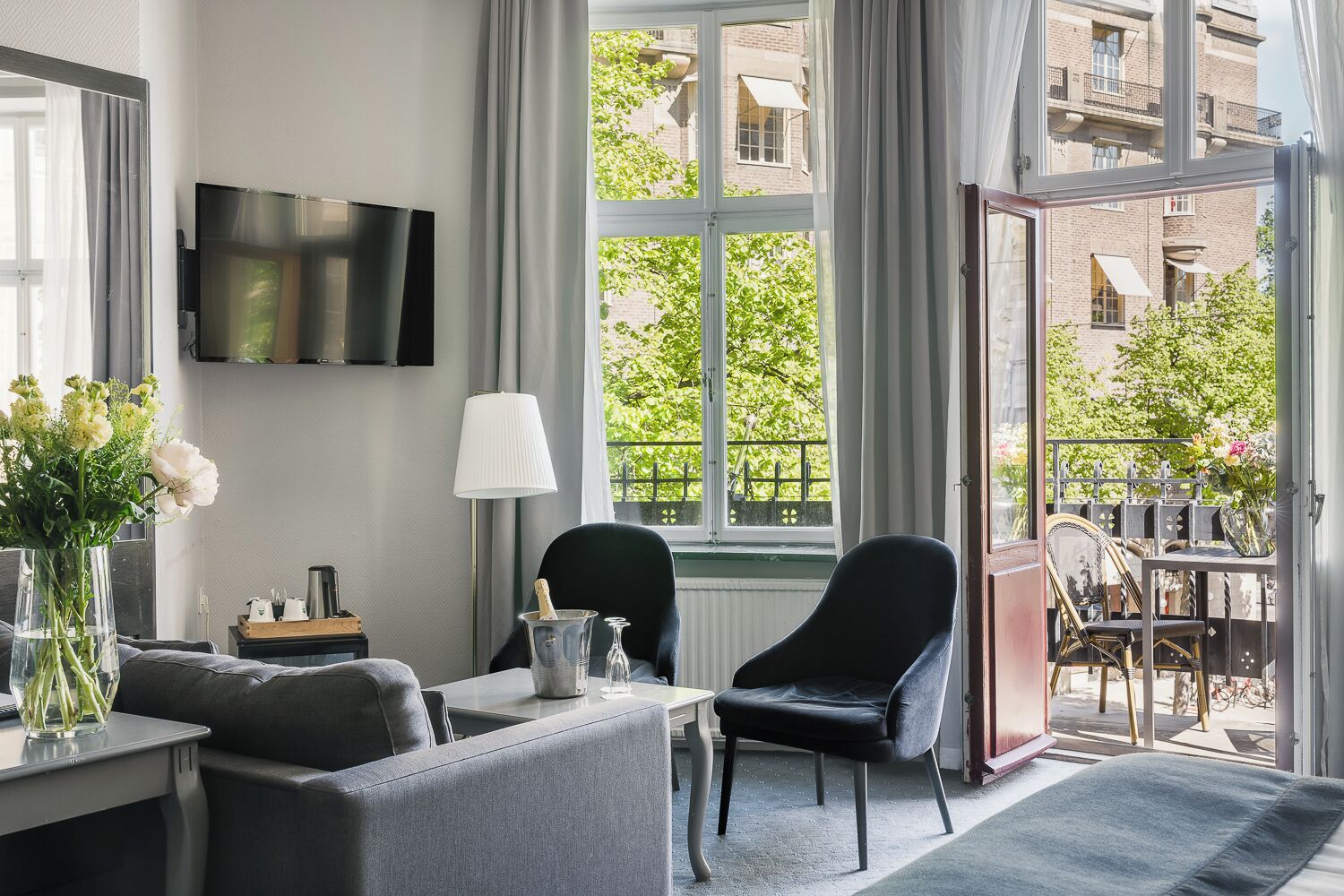 Junior Suite | In-room safe, desk, laptop workspace, free WiFi