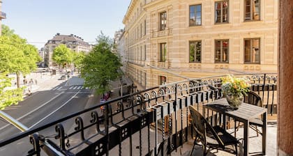Crystal Plaza Hotel