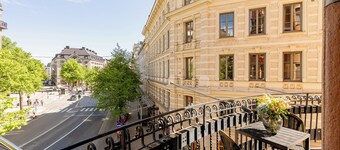 Crystal Plaza Hotel