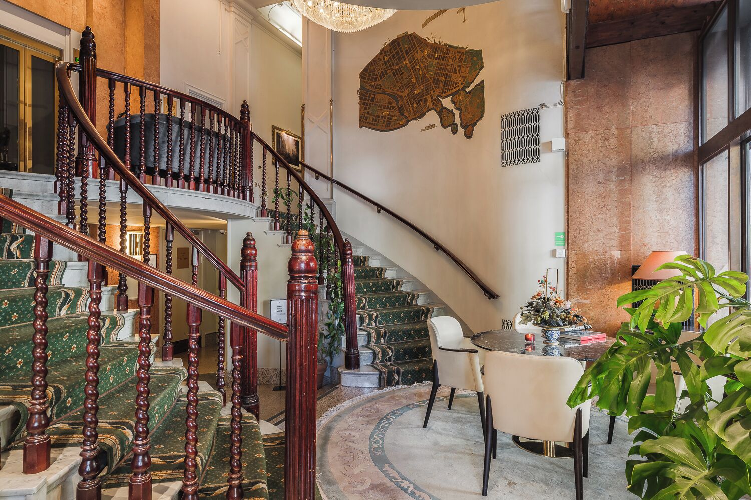 Photo - Crystal Plaza Hotel