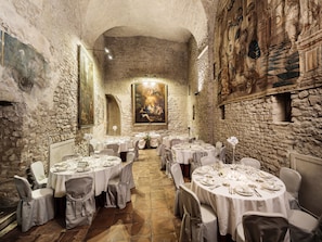 Food-Court