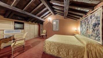 Chambre Supérieure Double ou avec lits jumeaux (Villino Annex -out main gate-) | Literie de qualité supérieure, minibar, coffres-forts dans les chambres