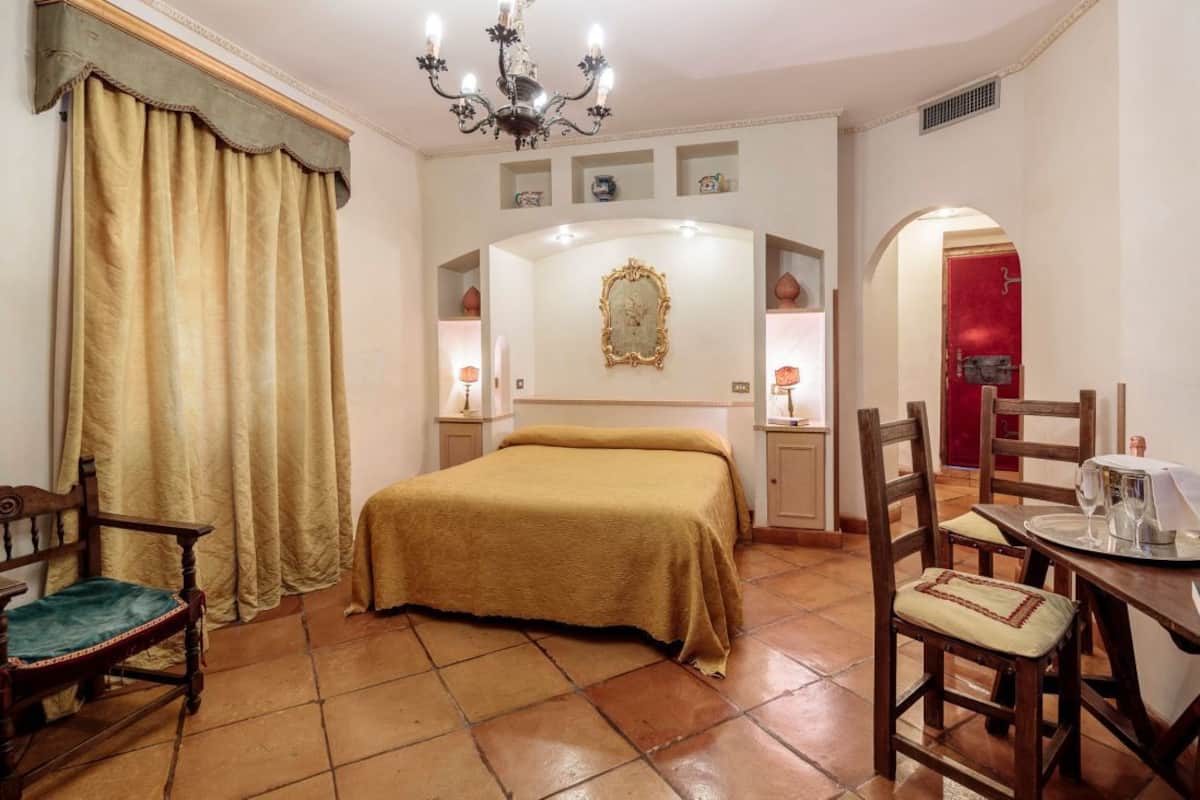 Ropa de cama de alta calidad y minibar 