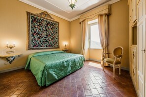 Dobbelt- eller tomannsrom – superior (Villino Annex -out main gate-) | Sengetøy av topp kvalitet, minibar og safe på rommet