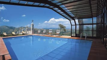Piscine extérieure (ouverte en saison)